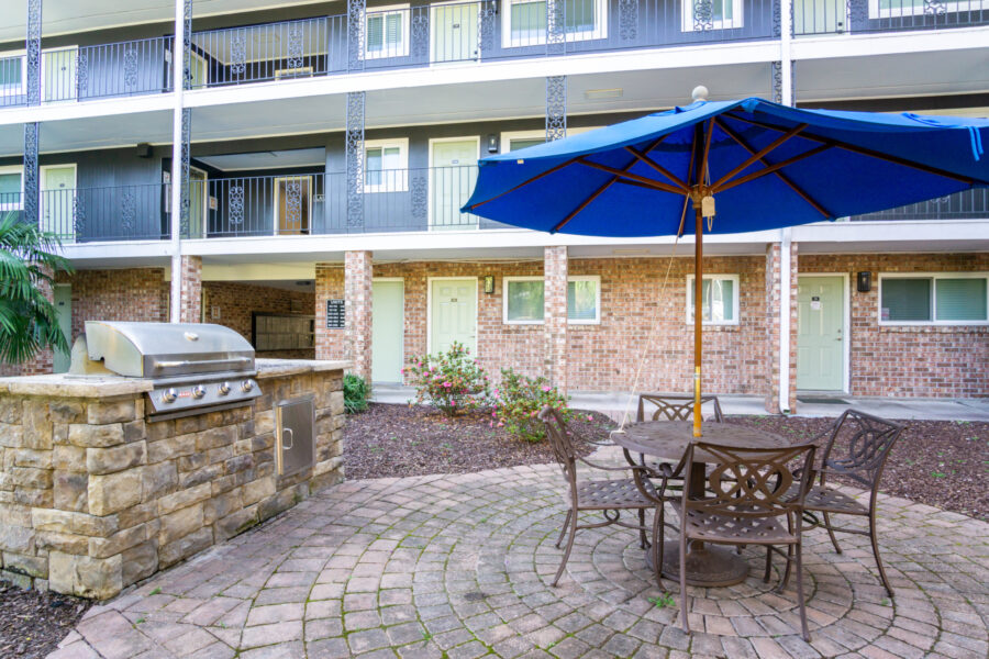 patio tables with umbrellas